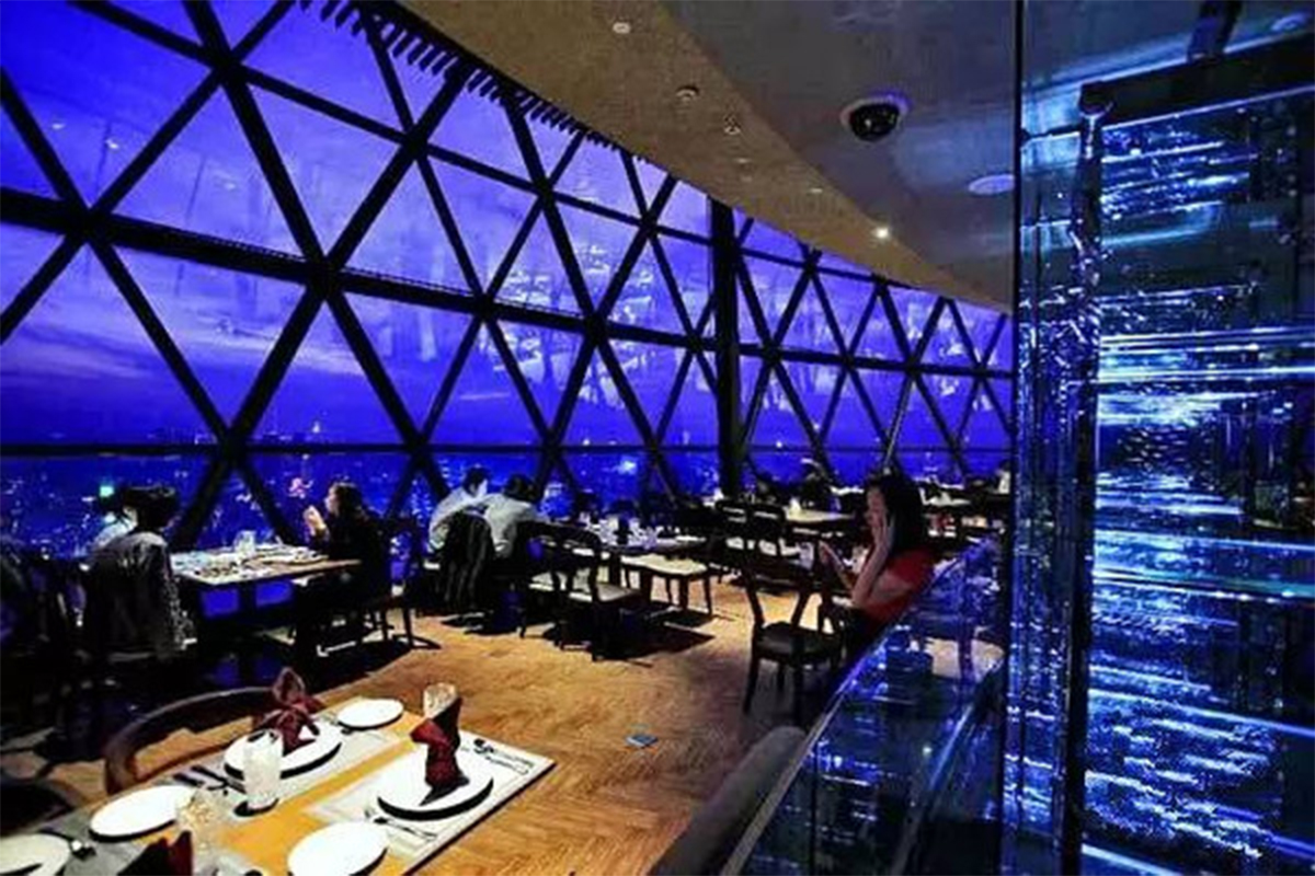 紫峰大厦旋转餐厅,紫峰大厦88层自助餐,紫峰大厦餐厅76层_大山谷图库